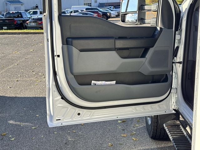 2025 Ford F-600SD XL