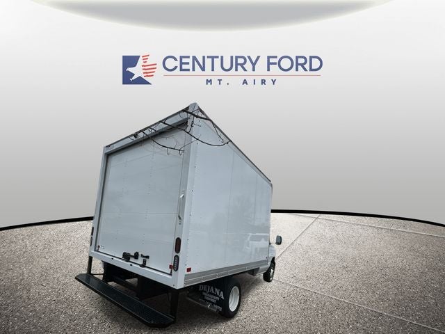 2025 Ford E-350SD Base Cutaway