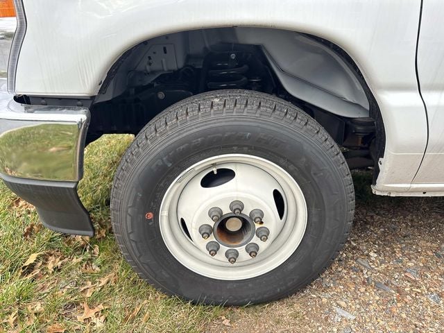 2025 Ford E-350SD Base Cutaway