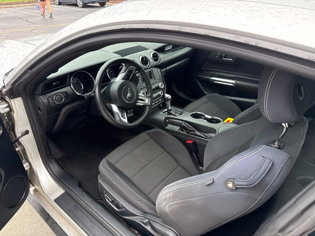 2015 Ford Mustang V6