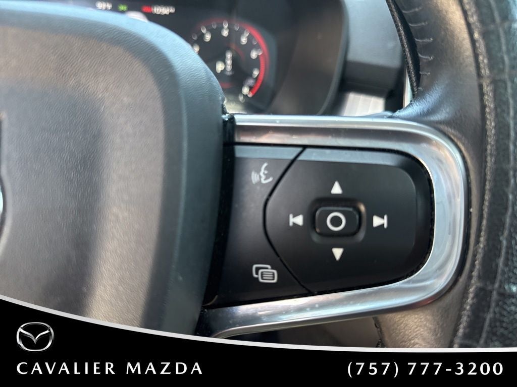 2019 Volvo XC40 Momentum