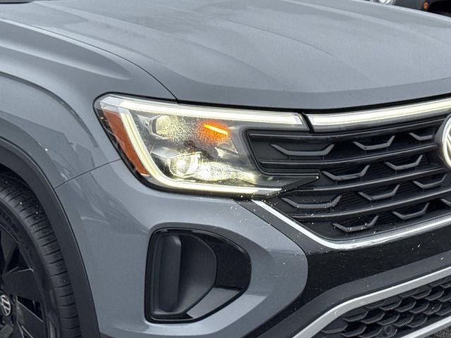 2024 Volkswagen Atlas Cross Sport 2.0T SE w/ Technology