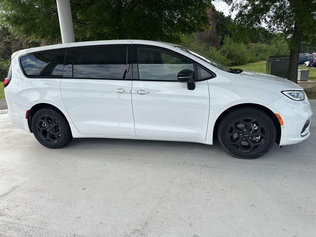 2024 Chrysler Pacifica Hybrid Select Appearance