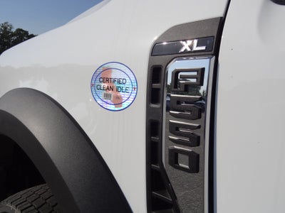 2025 Ford Chassis Cab F-550® XL