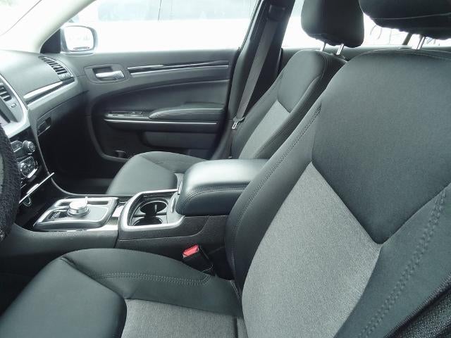 2023 Chrysler 300 Touring