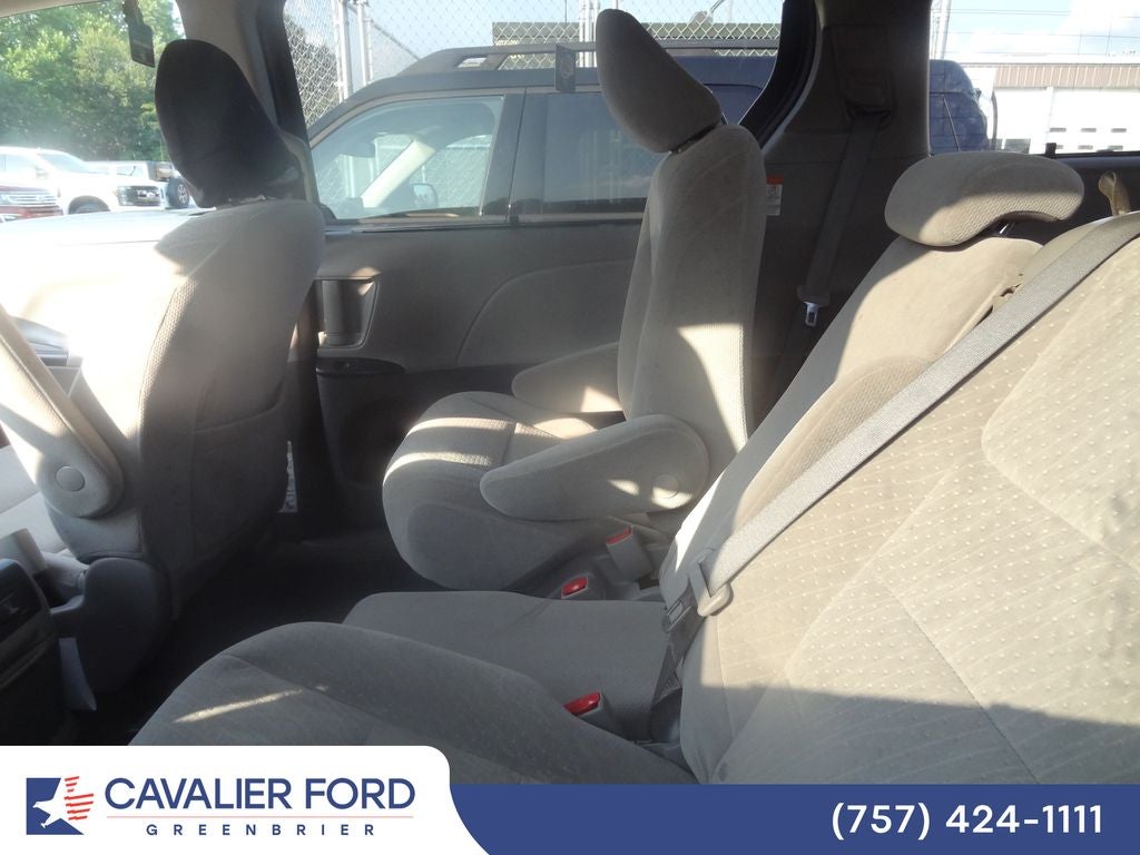 2020 Toyota Sienna LE 8 Passenger
