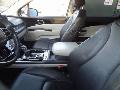 2023 Kia Carnival SX