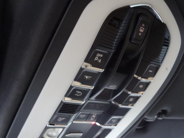 2016 Porsche Cayenne Base