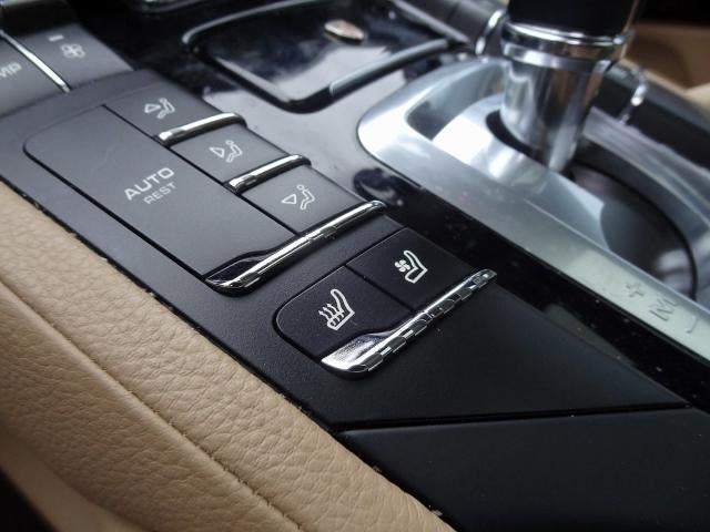 2016 Porsche Cayenne Base