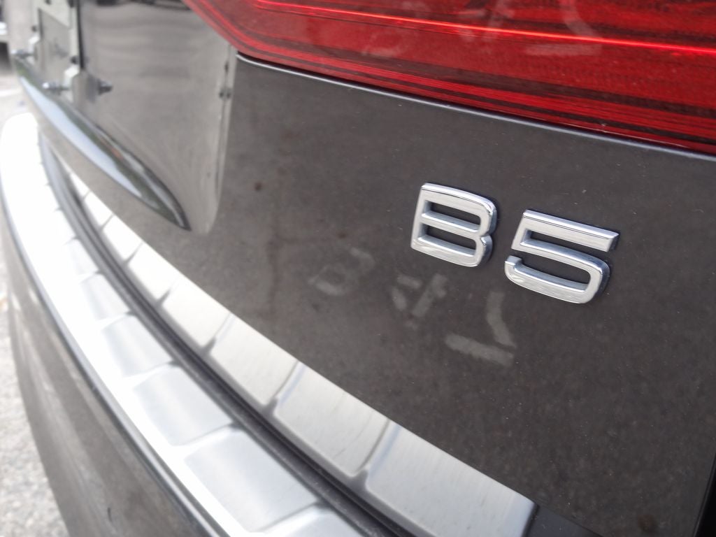 2022 Volvo XC60 B5 Momentum