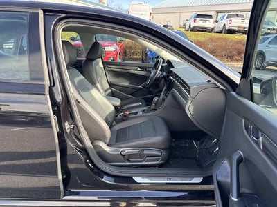 2020 Volkswagen Passat 2.0T R-Line