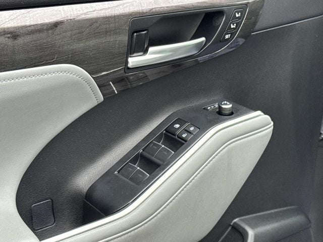 2024 Toyota Highlander Platinum